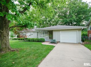 5027 N Mansfield Dr, Peoria, IL 61614