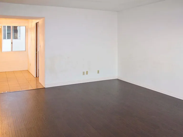 1033 Cordova St #16 — Photo 4