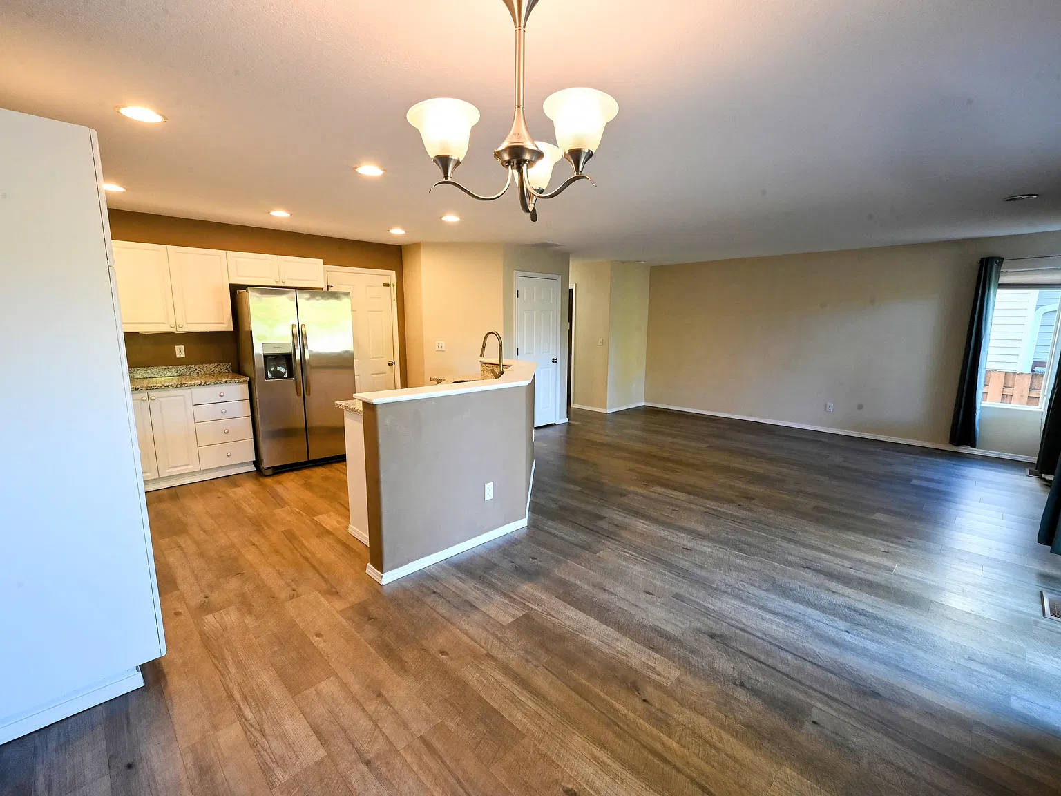 4 bed, 2.5 bath, 1666 sqft, $2,849 — Photo 4