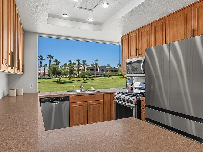 48 Pebble Beach Dr — Photo 11