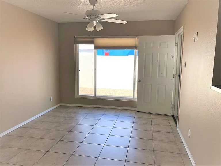 5220 San Mateo Blvd NE #0 — Photo 1
