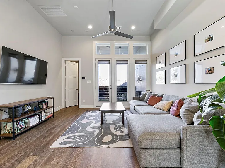 2412 Canal St #J — Photo 3