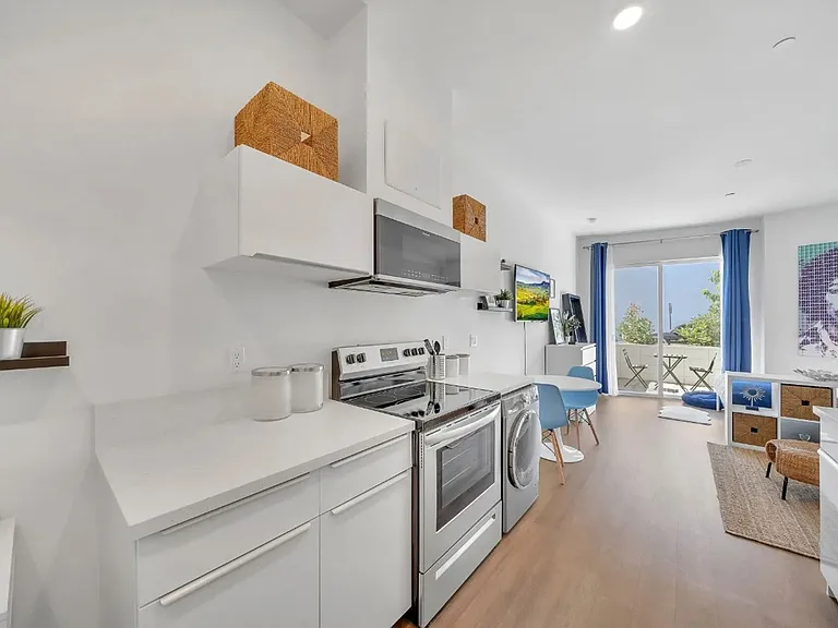 16819 S Normandie Ave — Photo 25