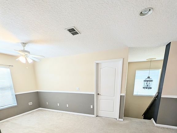 Upstairs bonus room!