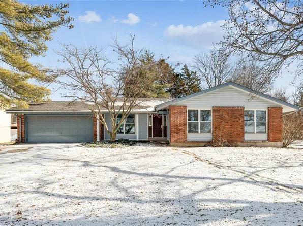 416 Auber Dr, Ballwin, MO 63011