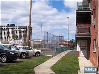 3rd image of 1315 Anderson Ave #32-1532