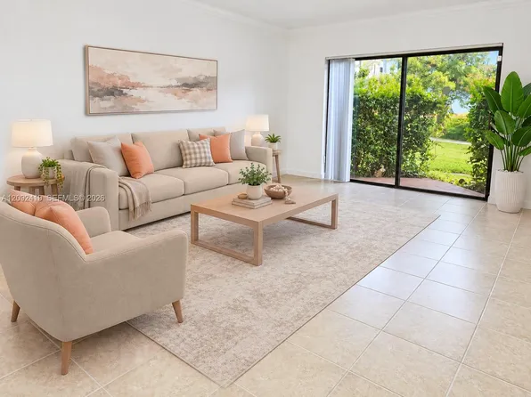 8290 Lake Dr APT 112, Doral, FL 33166