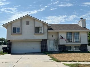 712 Eagle View Dr, Papillion, NE 68133