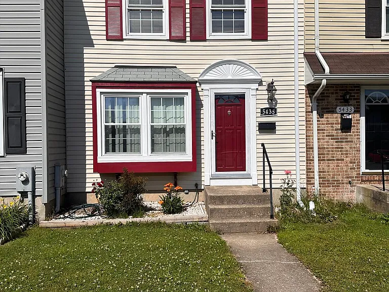 5435 King Arthur Cir — Photo 1