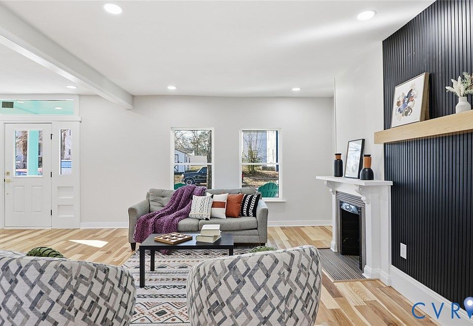 1st image of 415 W 24th St