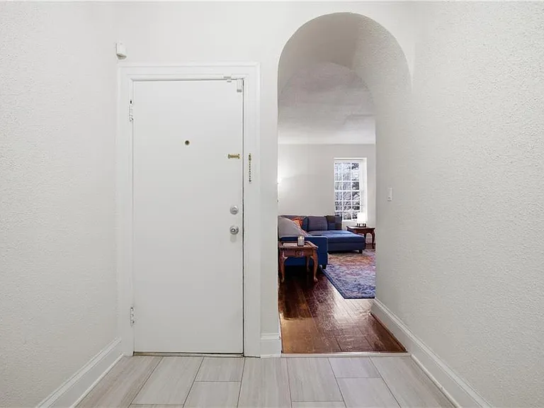 1015 Colonial Ave #4 — Photo 8