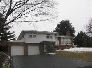 4464 Ellwood Rd, New Castle, PA 16101