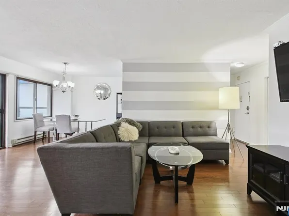 125 Prospect Ave APT 17G, Hackensack, NJ 07601