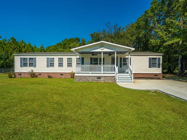 406 Fairwoods Ln, Ridgeville, SC 29472