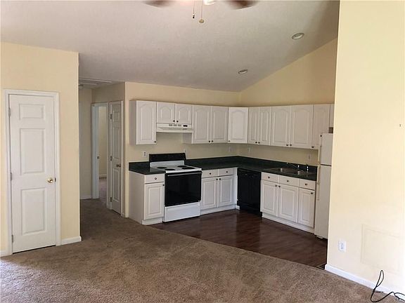 4th image of 97 W Sellers St APT C