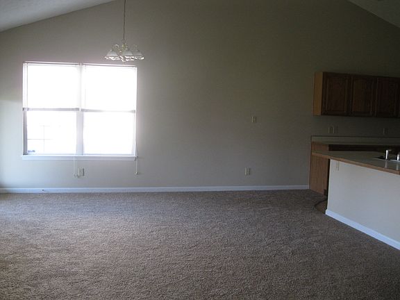 3rd image of 145 Warner Dr