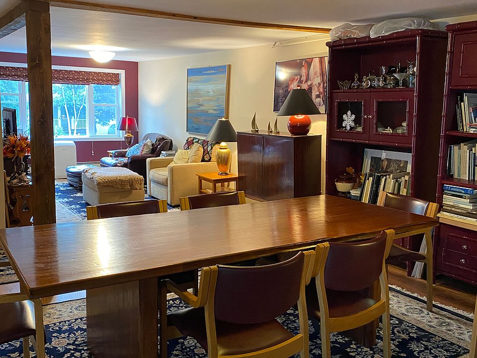 Dining area to living room