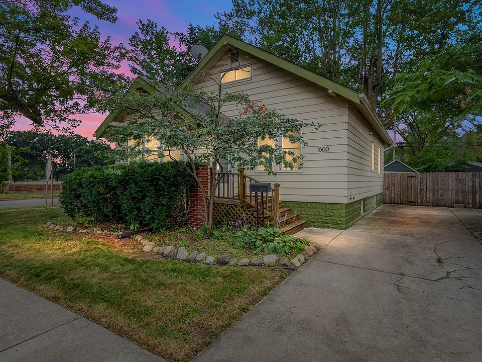 1600 McLean Ave