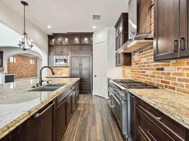 215 Malone St — Photo 12