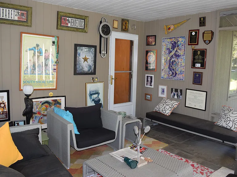 301 Homan Ave — Photo 29