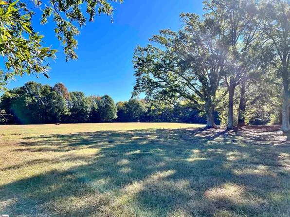 1122 Garrison Rd, Pelzer, SC 29669