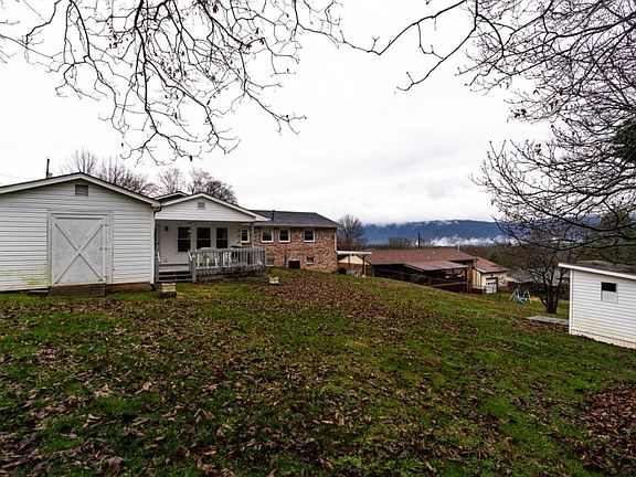 3rd image of 321 Sunrise Ave