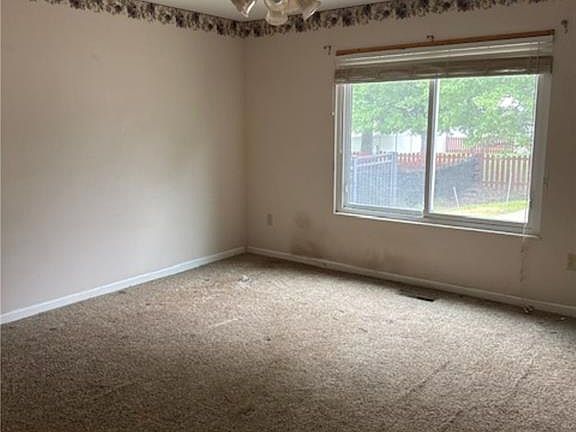 4th image of 318 Cortner Dr