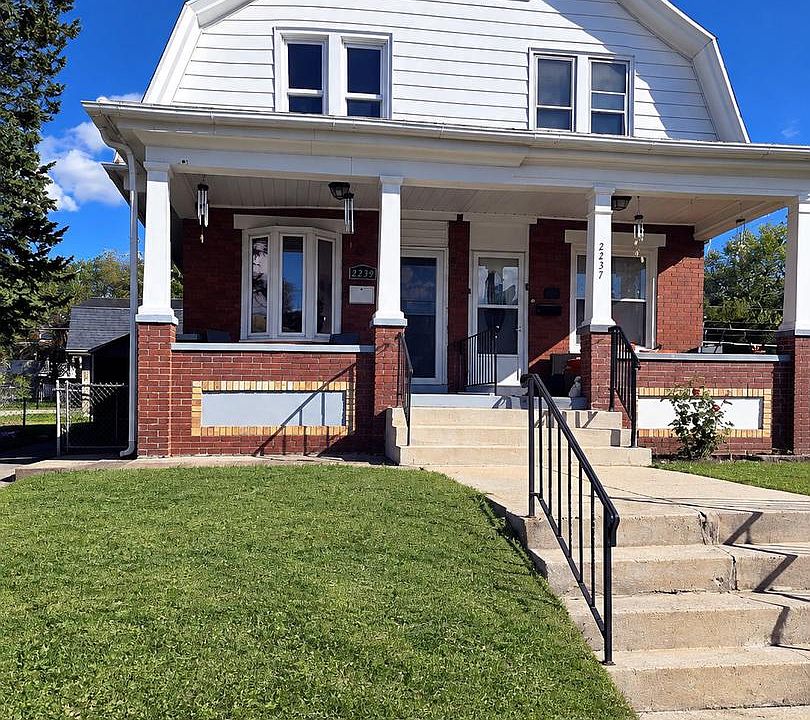 1st image of 2239 Raymond Ave