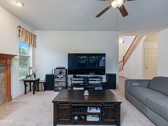 5th image of 633 Versailles Dr