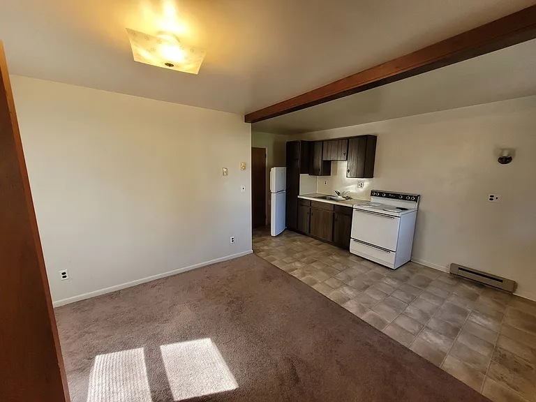 223 Main St — Photo 5