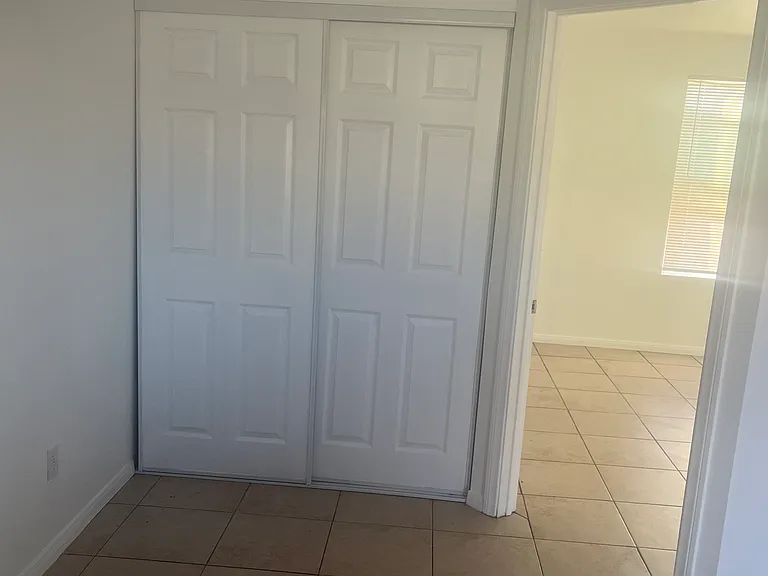 102 W Hall Ave #102 — Photo 5