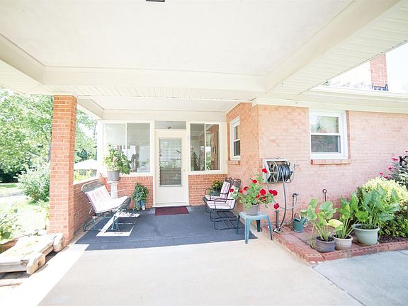 4th image of 156 Terrace Hill Dr