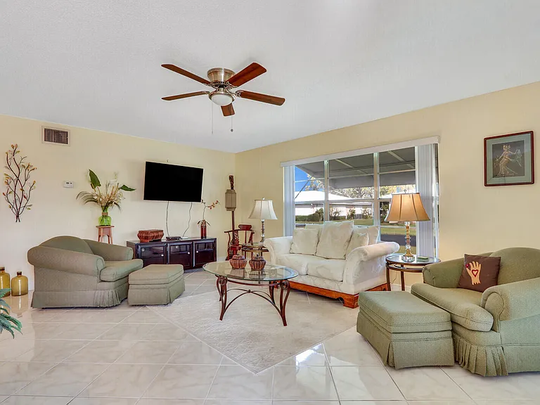 404 Sandpiper Dr #D — Photo 6