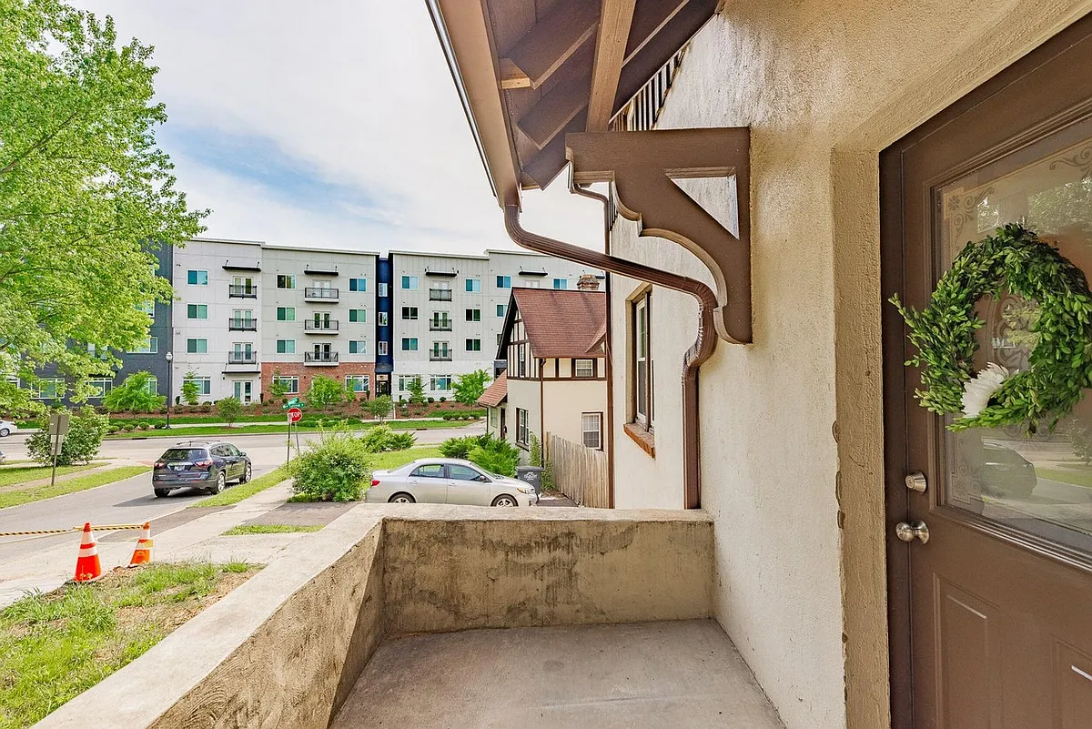 Building Photo - 206 Hammond Ave