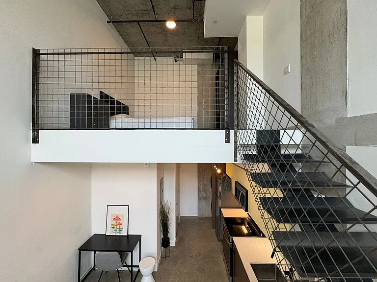 Harvey Hillcrest — Photo 44