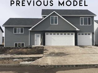 65 Olive Tree Cir, Minot, ND 58703