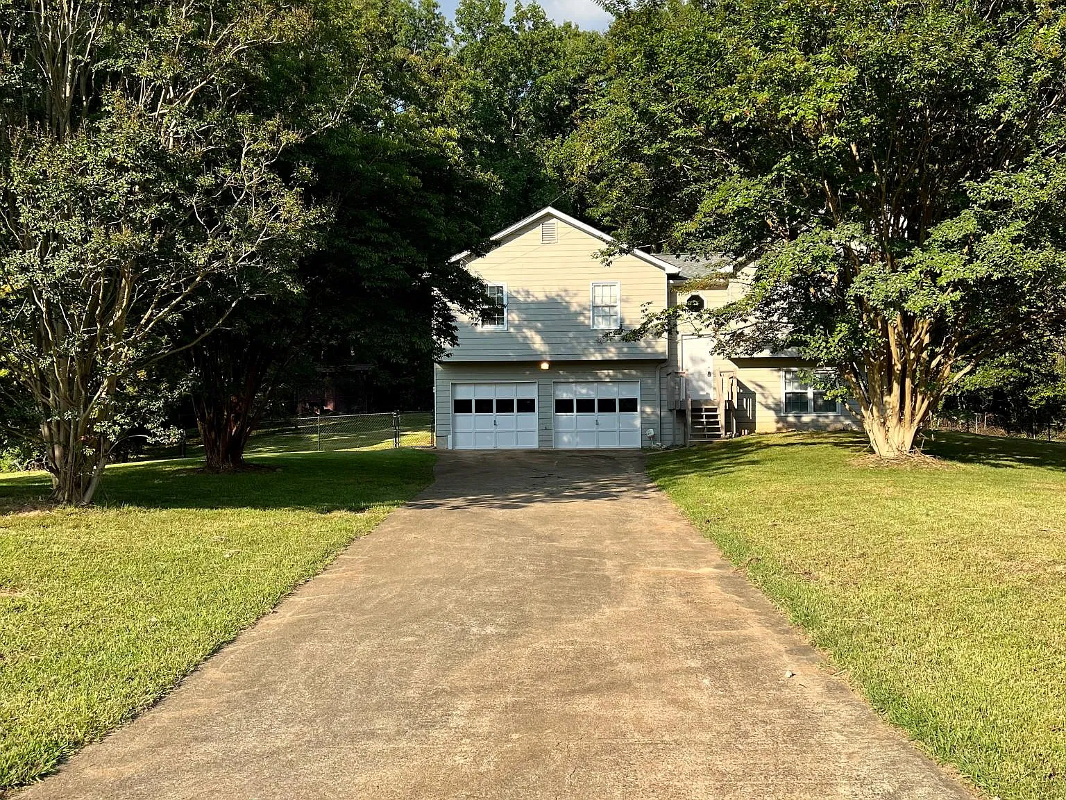 3 bed, 1800 sqft, $1,900 — Photo 3