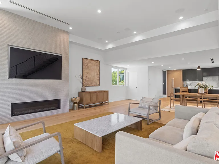 656 California Ave — Photo 6
