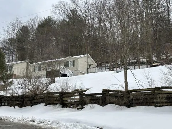 1799 Hillcrest Rd, Fairmont, WV 26554