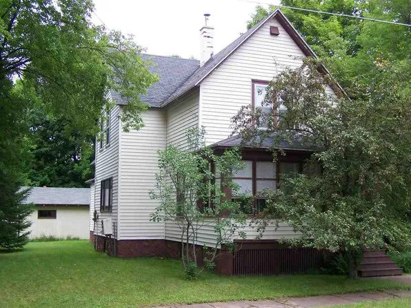 654 Huron St, Ironwood, MI 49938