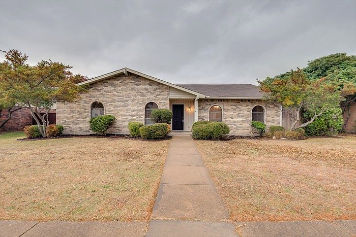 1st image of 905 Stonetrail Dr
