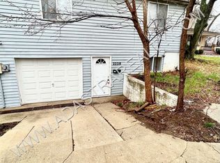 2220 S Vermont Ave, Independence, MO 64052