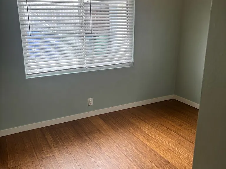 306-308 Elm Ave #861-865 — Photo 33