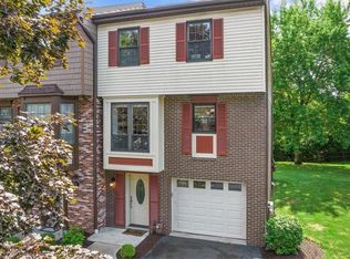 733 Windvue Dr, Pittsburgh, PA 15205