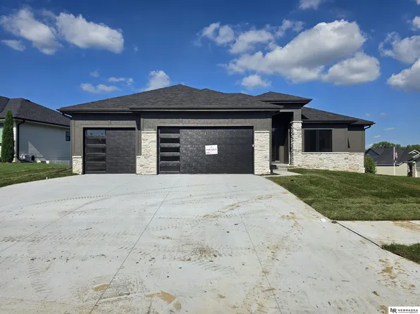 7805 N 167th Ave, Bennington, NE 68007