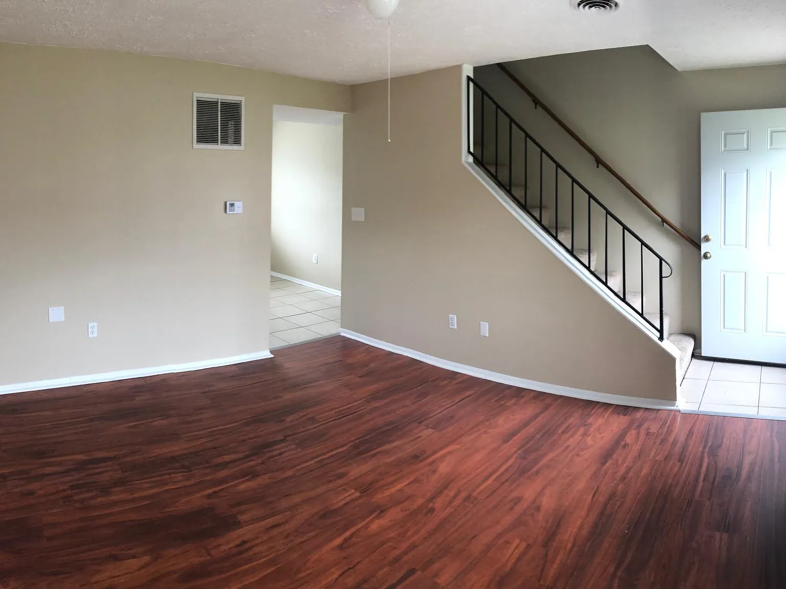 2 bed, 850 sqft, $1,400 — Photo 4