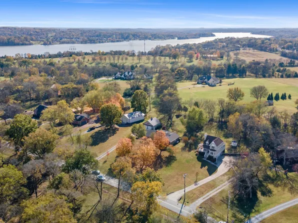 1082 Bradley Rd, Gallatin, TN 37066