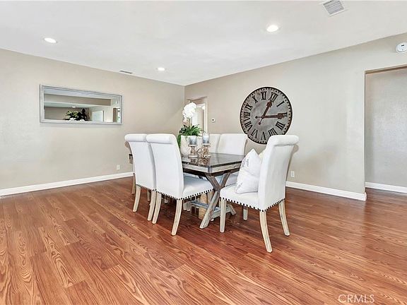 4th image of 313 E Lomita Ave