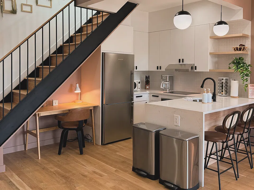44 Euclid Ave #4B