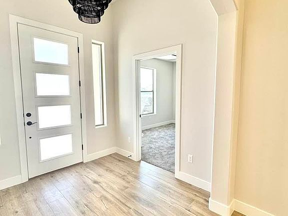 2nd image of 3805 Aquamarine Dr